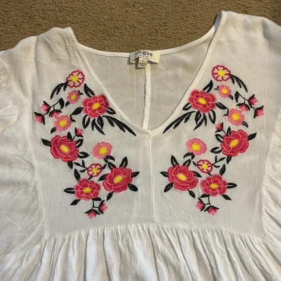 Umgee White Embroidered Pink Floral High Low Top Size L - Picture 3 of 9